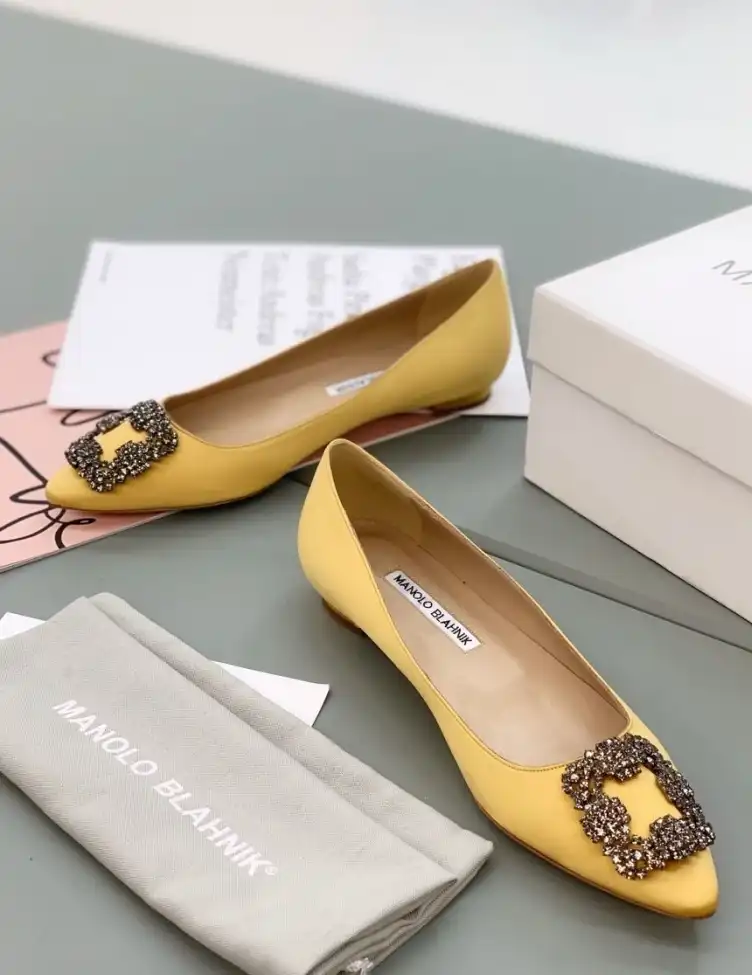 hype Manolo Blahnik flat shoes