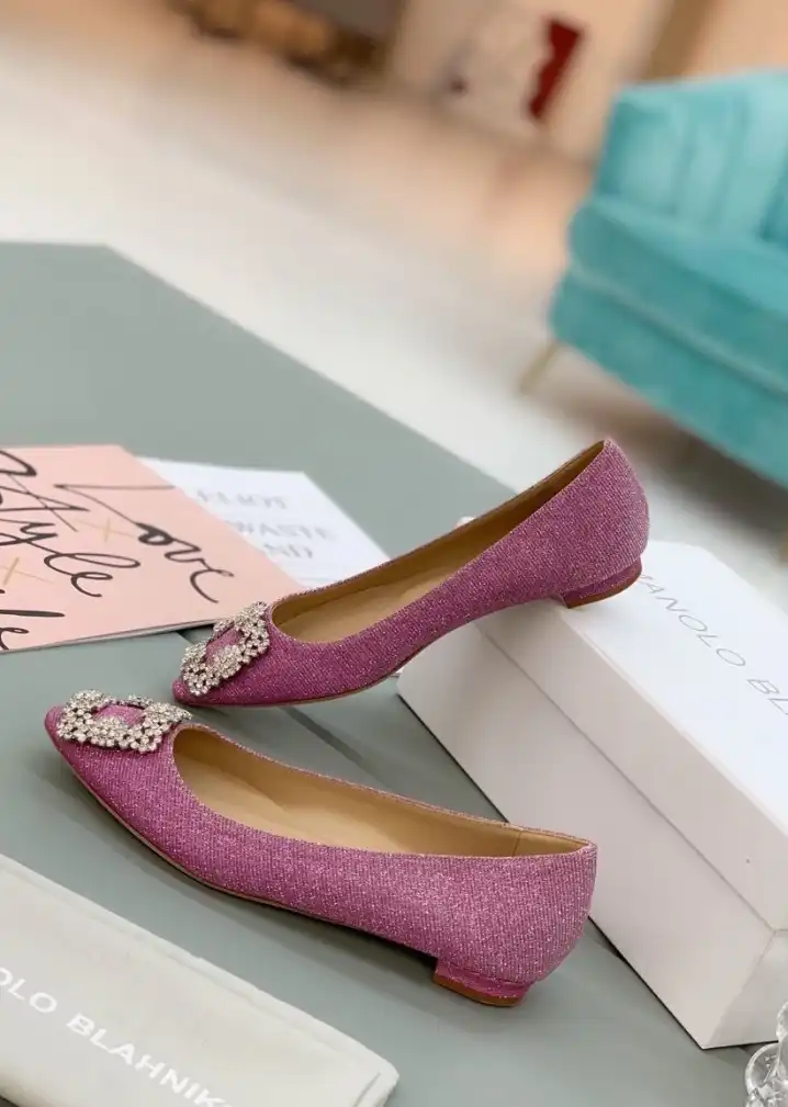 hype Manolo Blahnik flat shoes