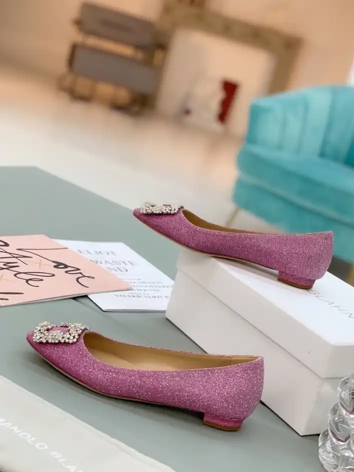 hype Manolo Blahnik flat shoes