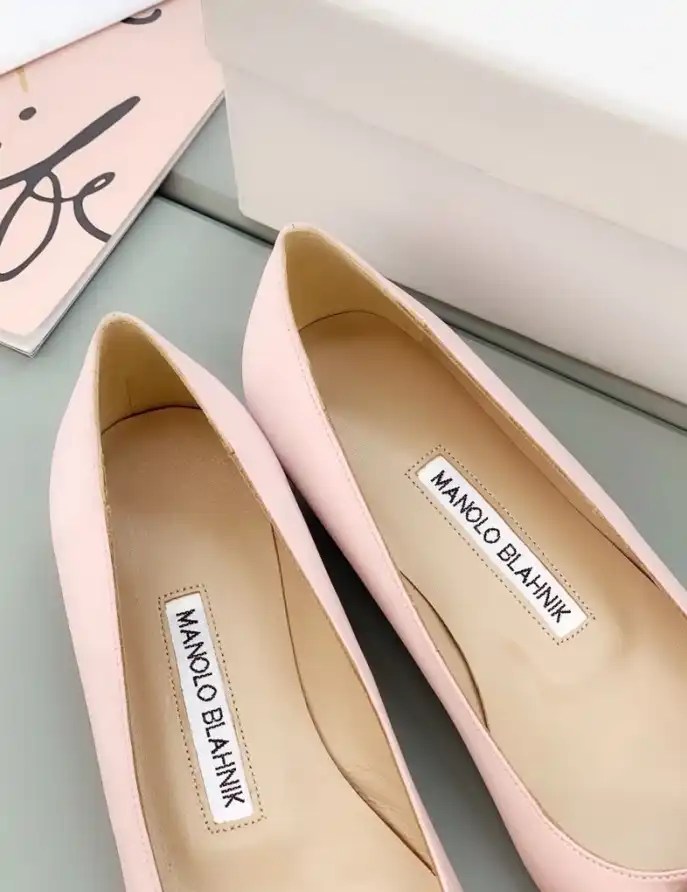 hype Manolo Blahnik flat shoes