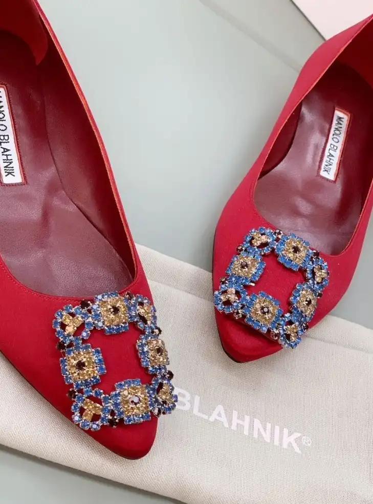 hype Manolo Blahnik flat shoes