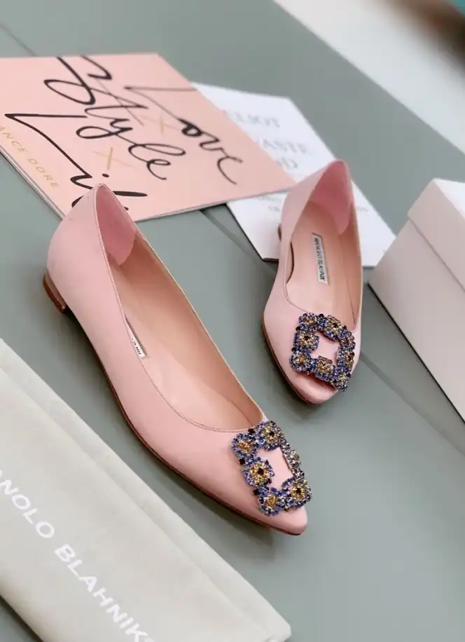 hype Manolo Blahnik flat shoes