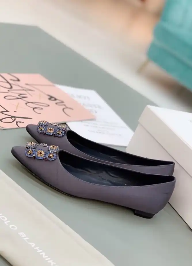 hype Manolo Blahnik flat shoes