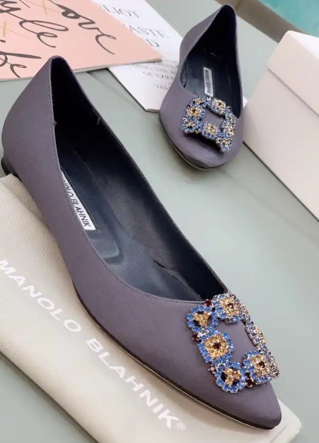 hype Manolo Blahnik flat shoes