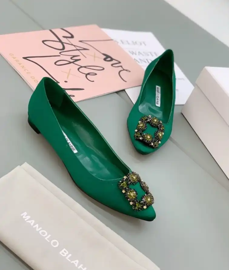 hype Manolo Blahnik flat shoes