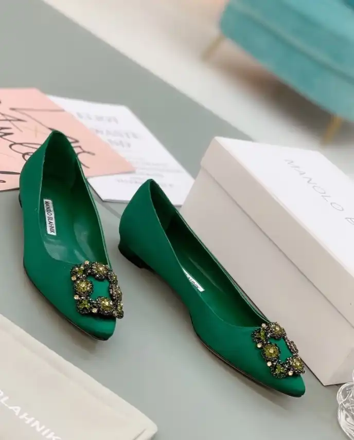 hype Manolo Blahnik flat shoes