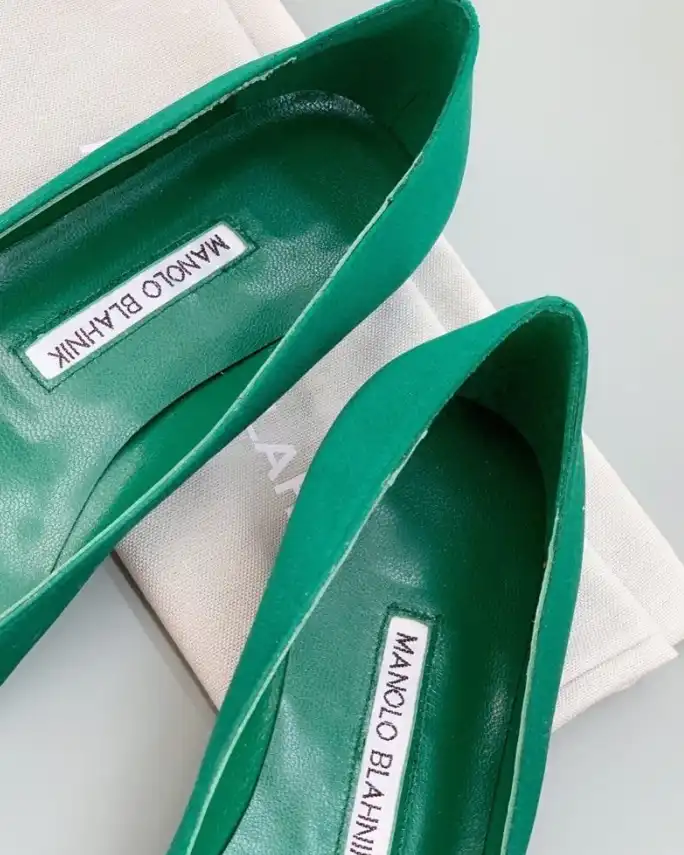 hype Manolo Blahnik flat shoes