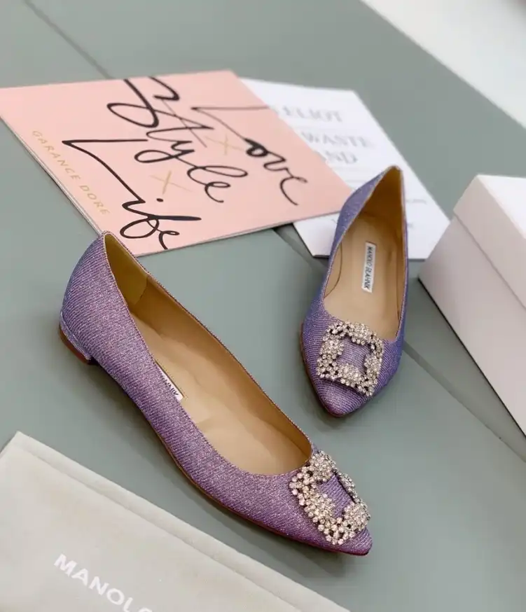 hype Manolo Blahnik flat shoes