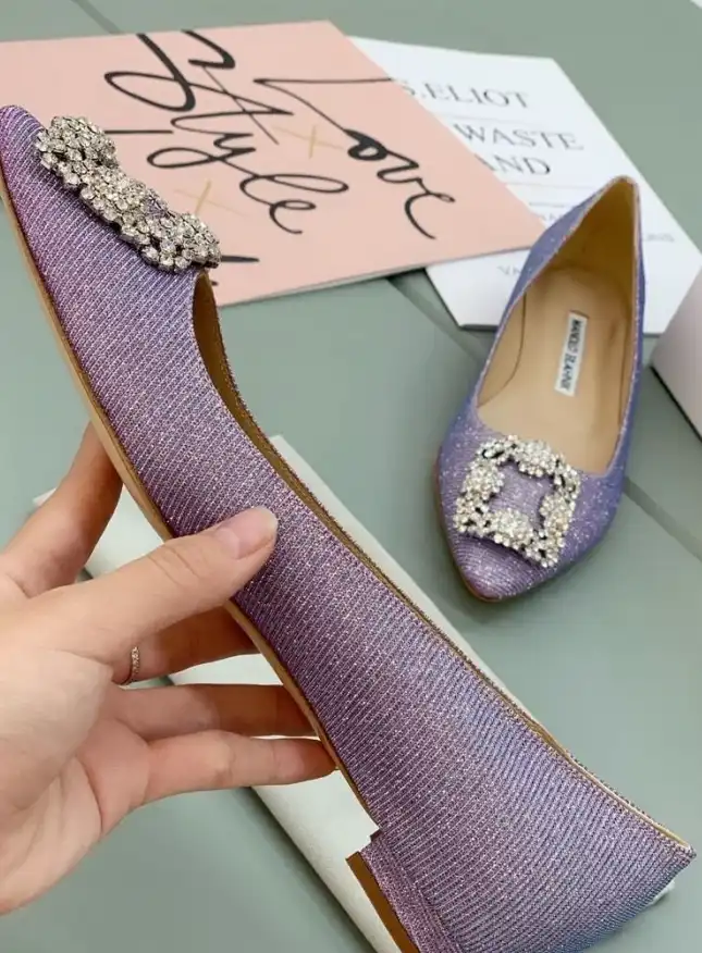 hype Manolo Blahnik flat shoes