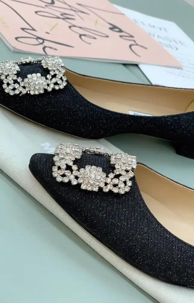 hype Manolo Blahnik flat shoes