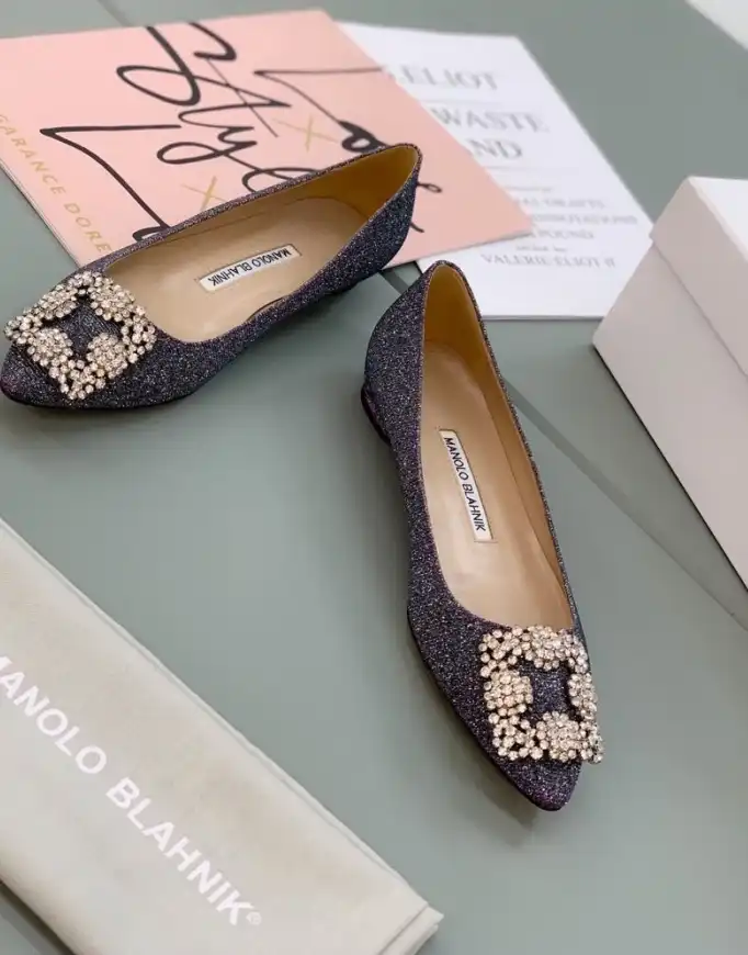 hype Manolo Blahnik flat shoes