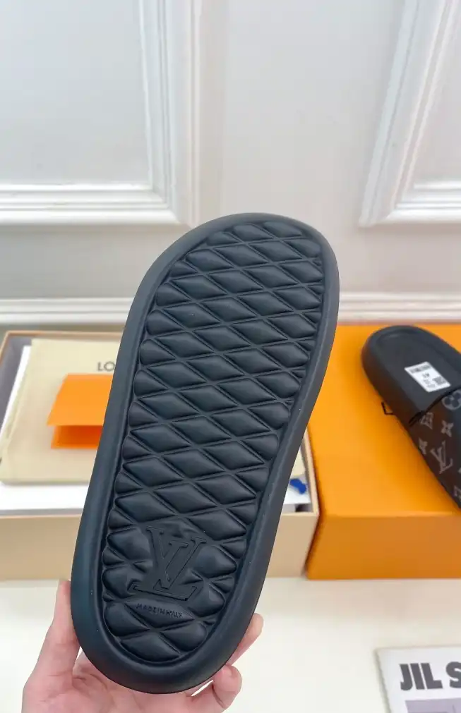 hype LV Slippers