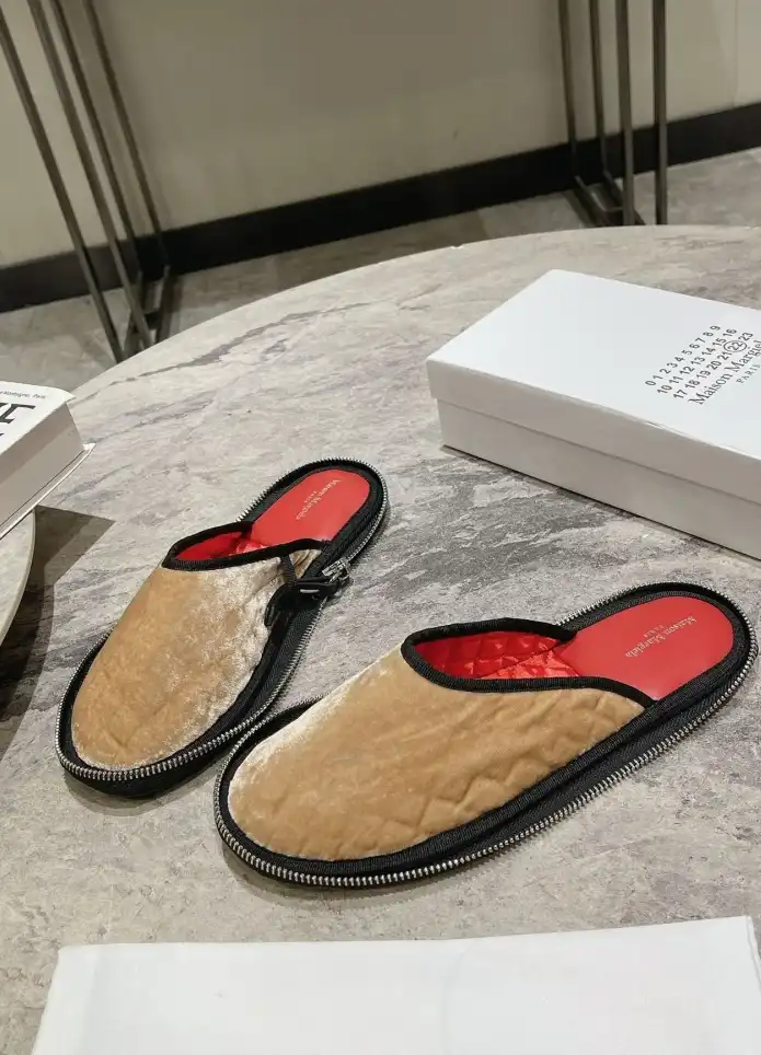 hype Other Slippers