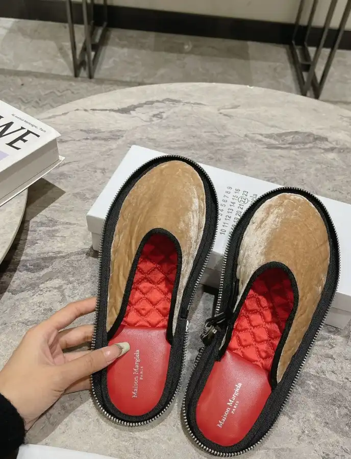 hype Other Slippers