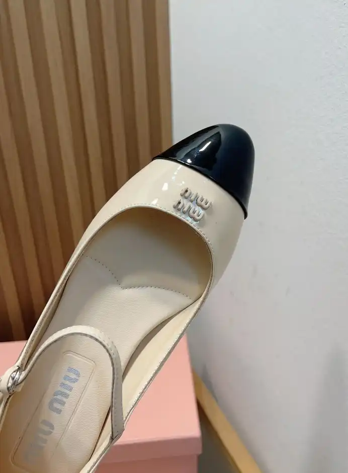 hype Miu Miu flat shoes