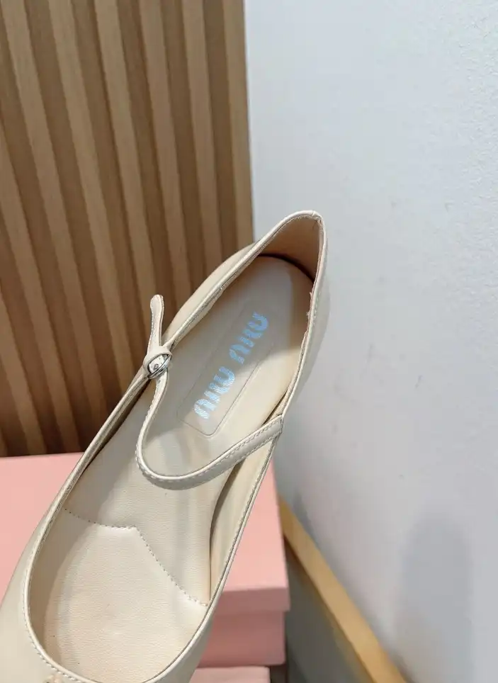 hype Miu Miu flat shoes