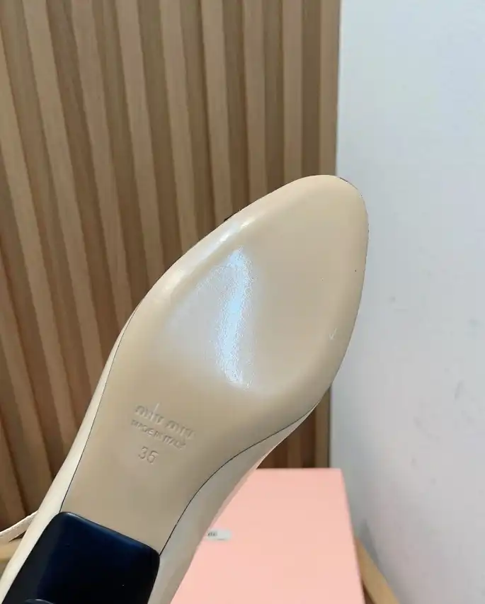 hype Miu Miu flat shoes