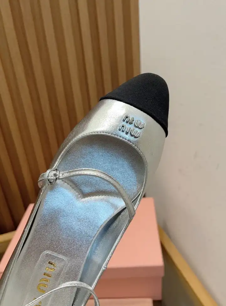 hype Miu Miu flat shoes