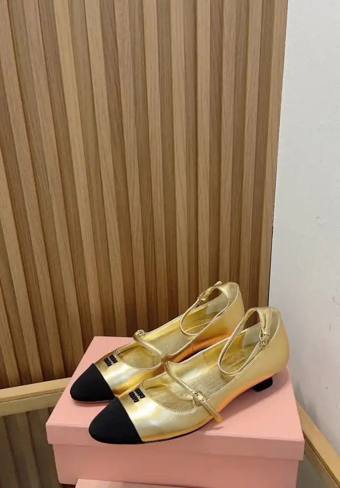 hype Miu Miu flat shoes