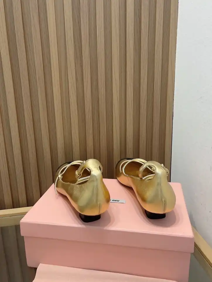 hype Miu Miu flat shoes