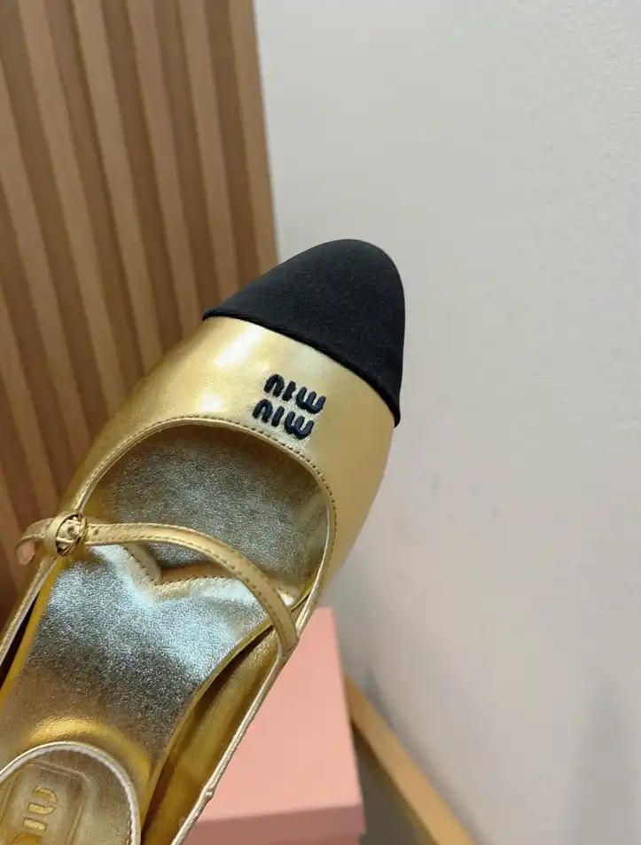 hype Miu Miu flat shoes