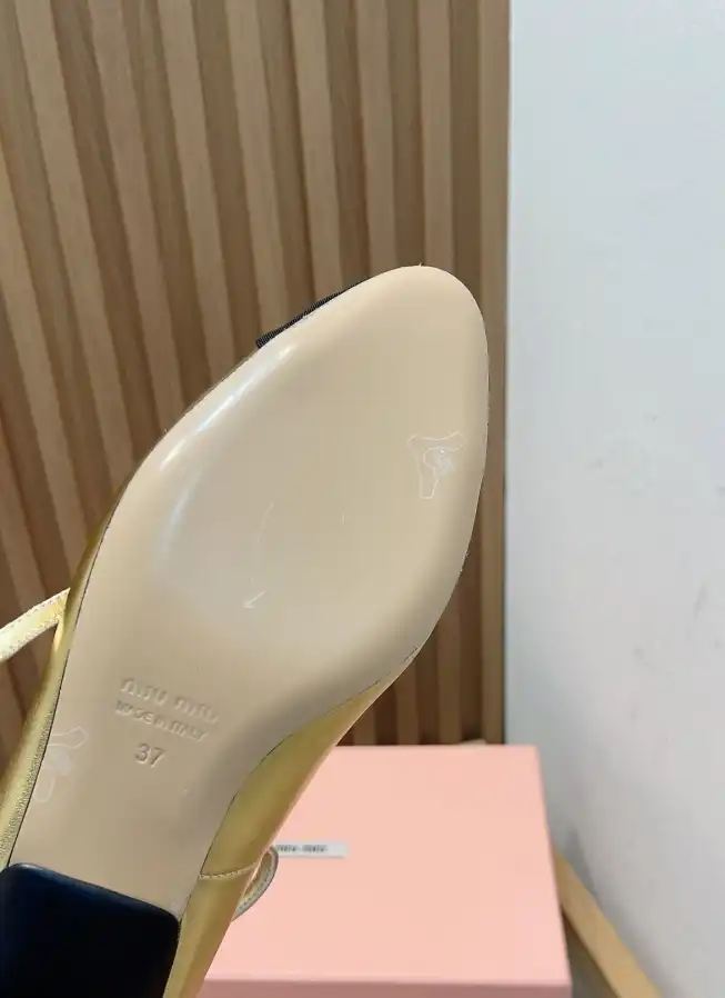 hype Miu Miu flat shoes