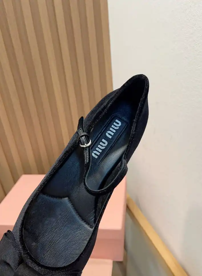 hype Miu Miu flat shoes