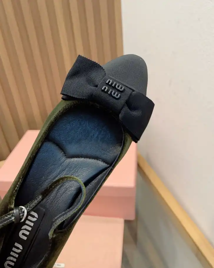 hype Miu Miu flat shoes