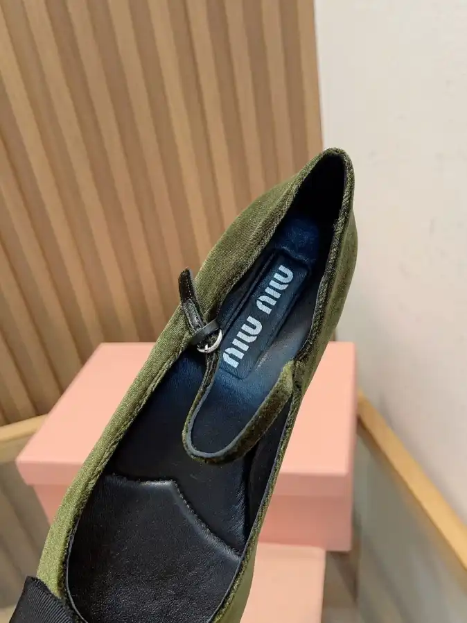 hype Miu Miu flat shoes