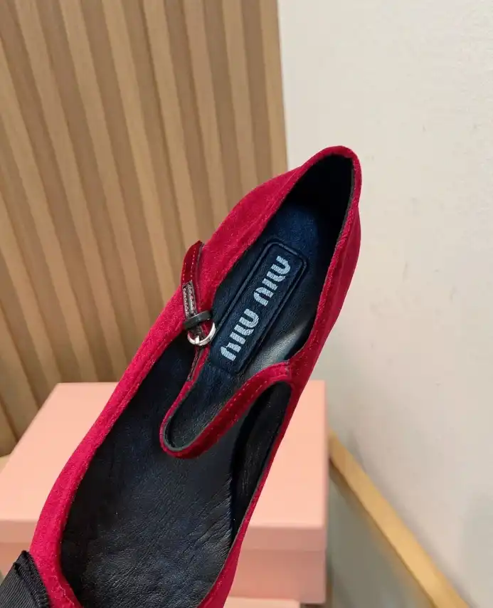 hype Miu Miu flat shoes