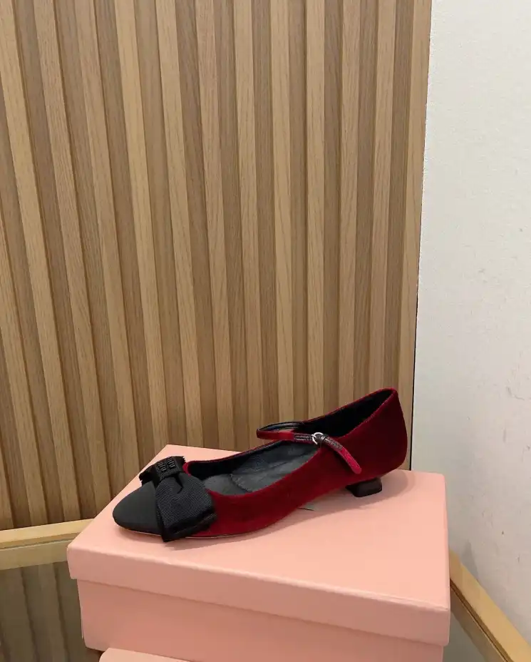 hype Miu Miu flat shoes