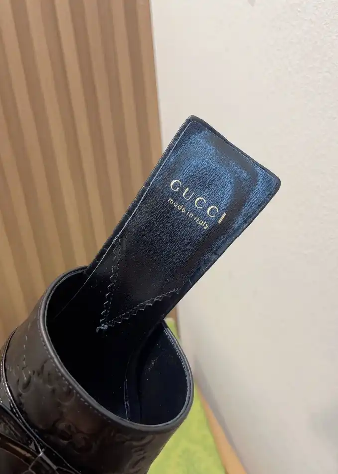 hype Gucci Slippers