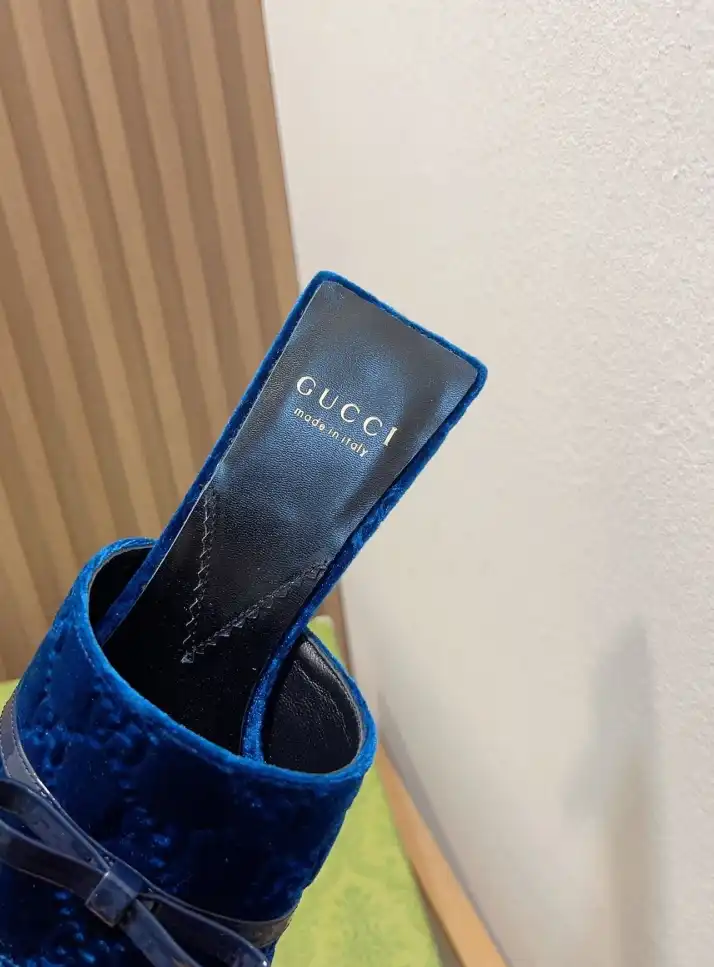 hype Gucci Slippers