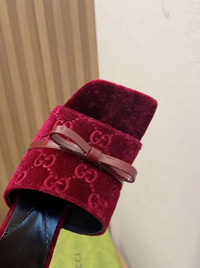 hype Gucci Slippers