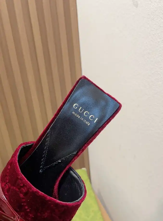 hype Gucci Slippers