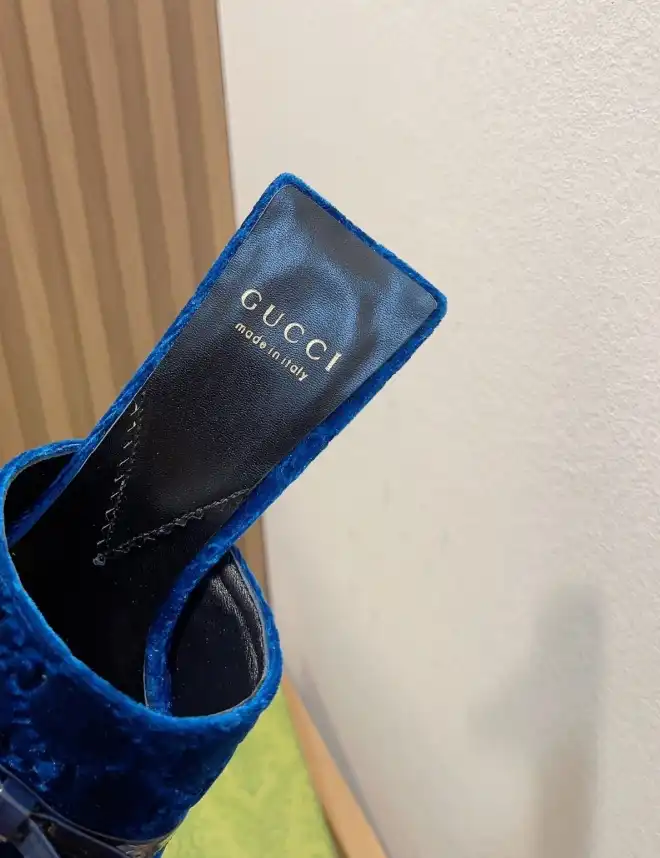 hype Gucci Slippers