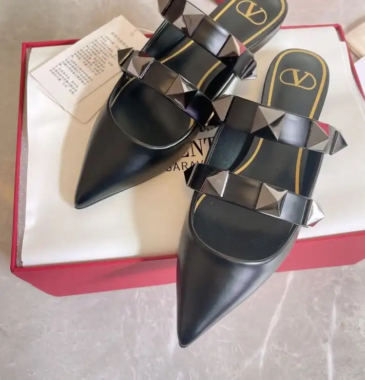 hype Valentino Sandals