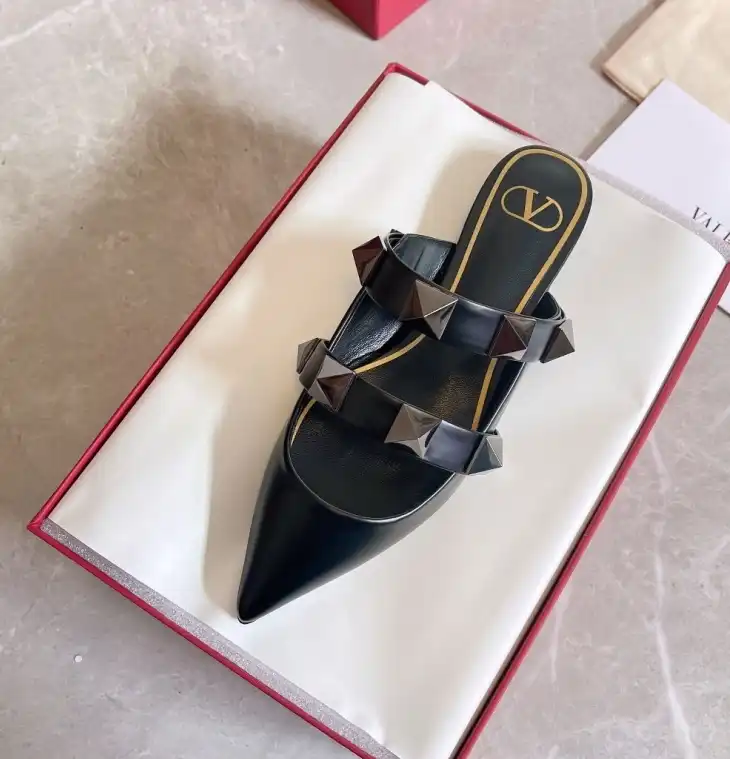 hype Valentino Sandals