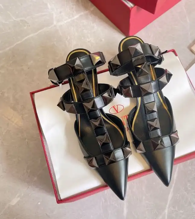 hype Valentino Sandals