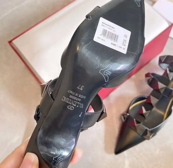 hype Valentino Sandals