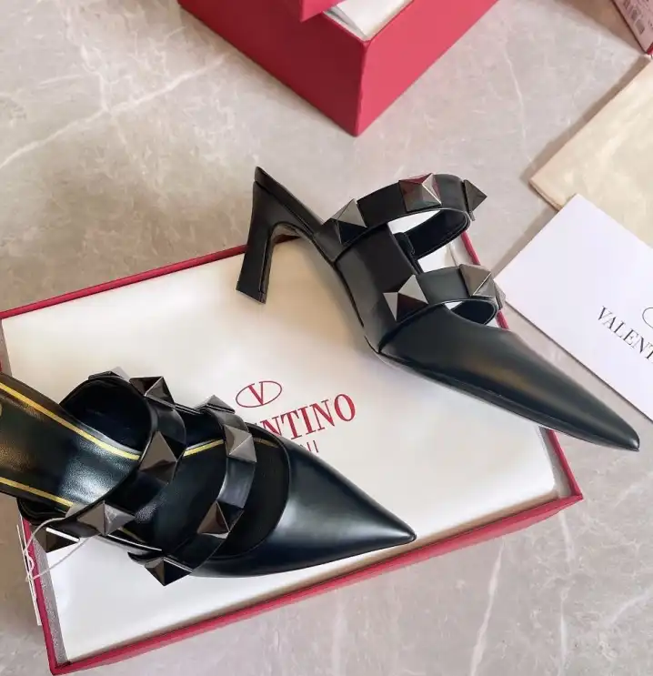 hype Valentino Sandals