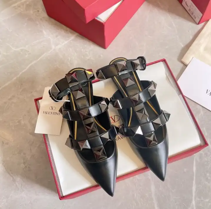 hype Valentino Sandals