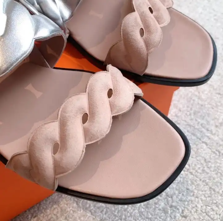 hype Hermes Sandals