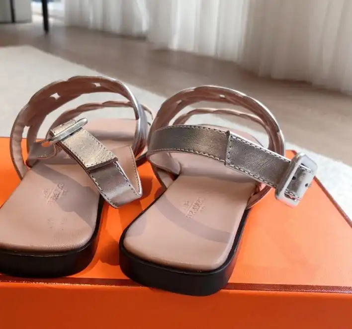 hype Hermes Sandals