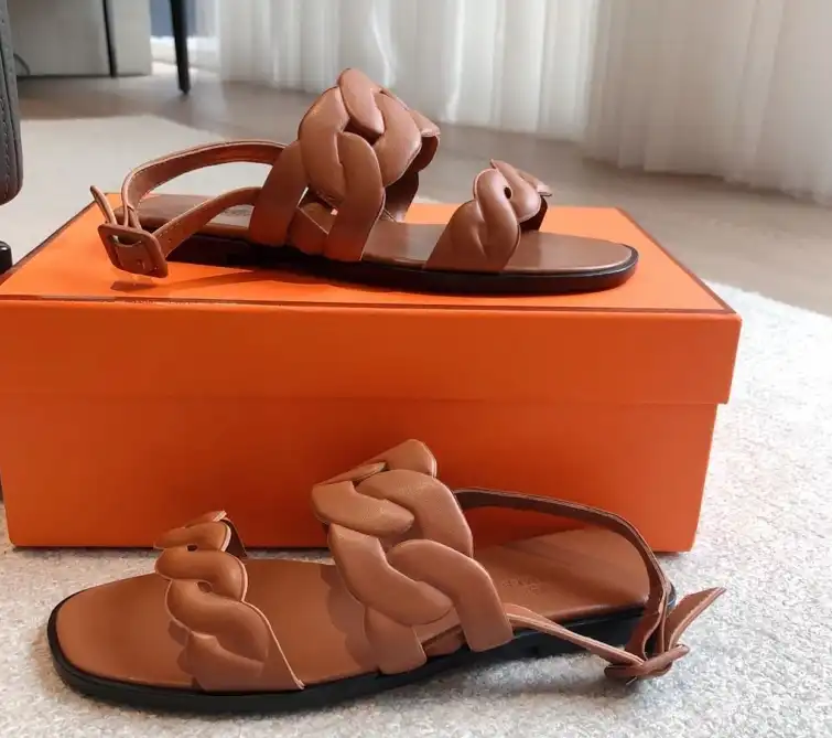 hype Hermes Sandals