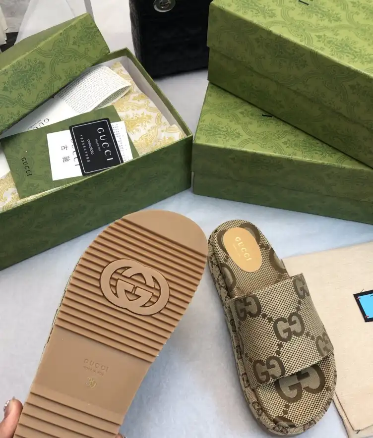 hype Gucci Slippers