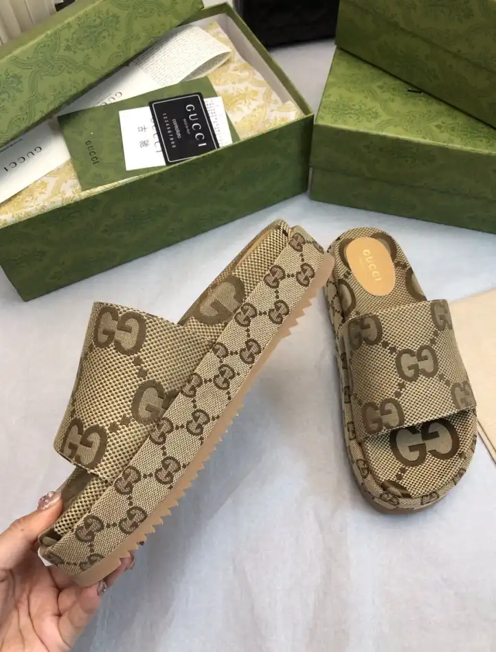 hype Gucci Slippers