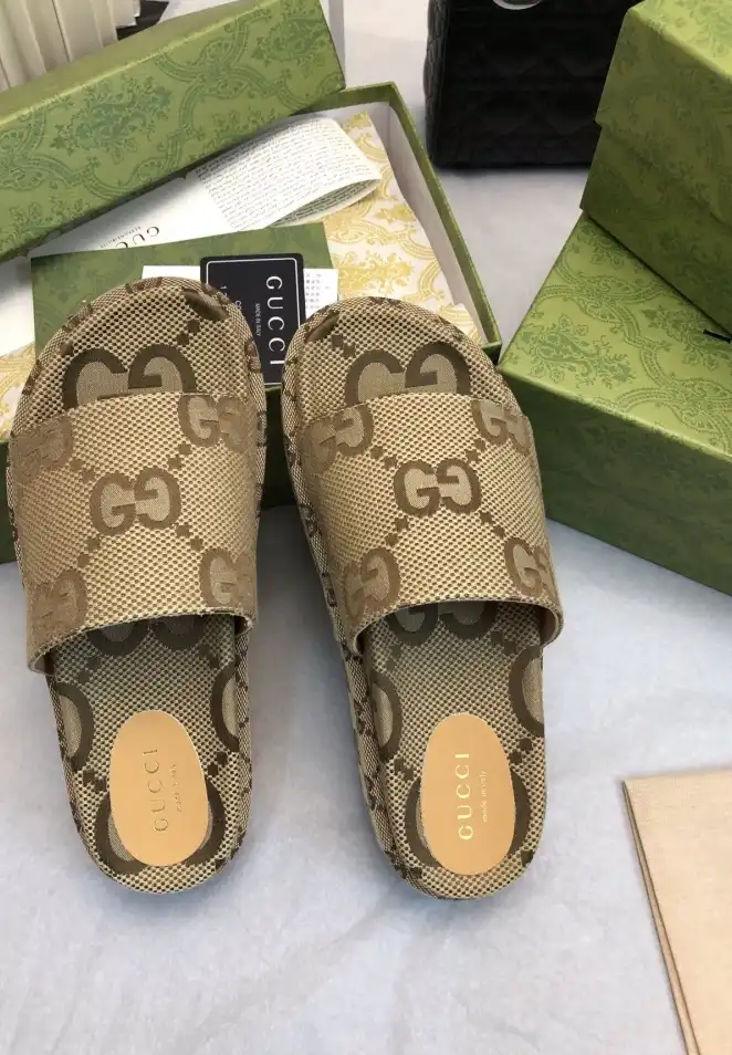 hype Gucci Slippers