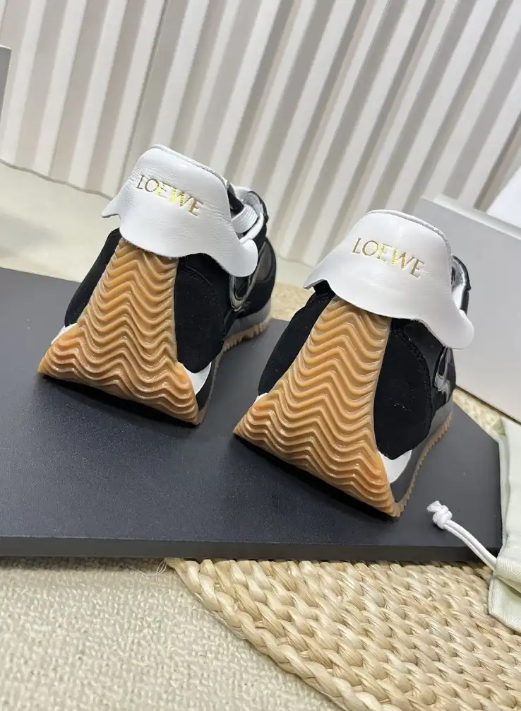 hype Loewe Sneakers