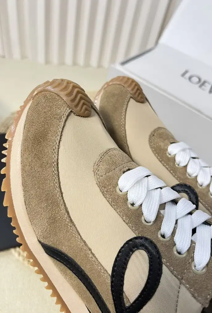 hype Loewe Sneakers